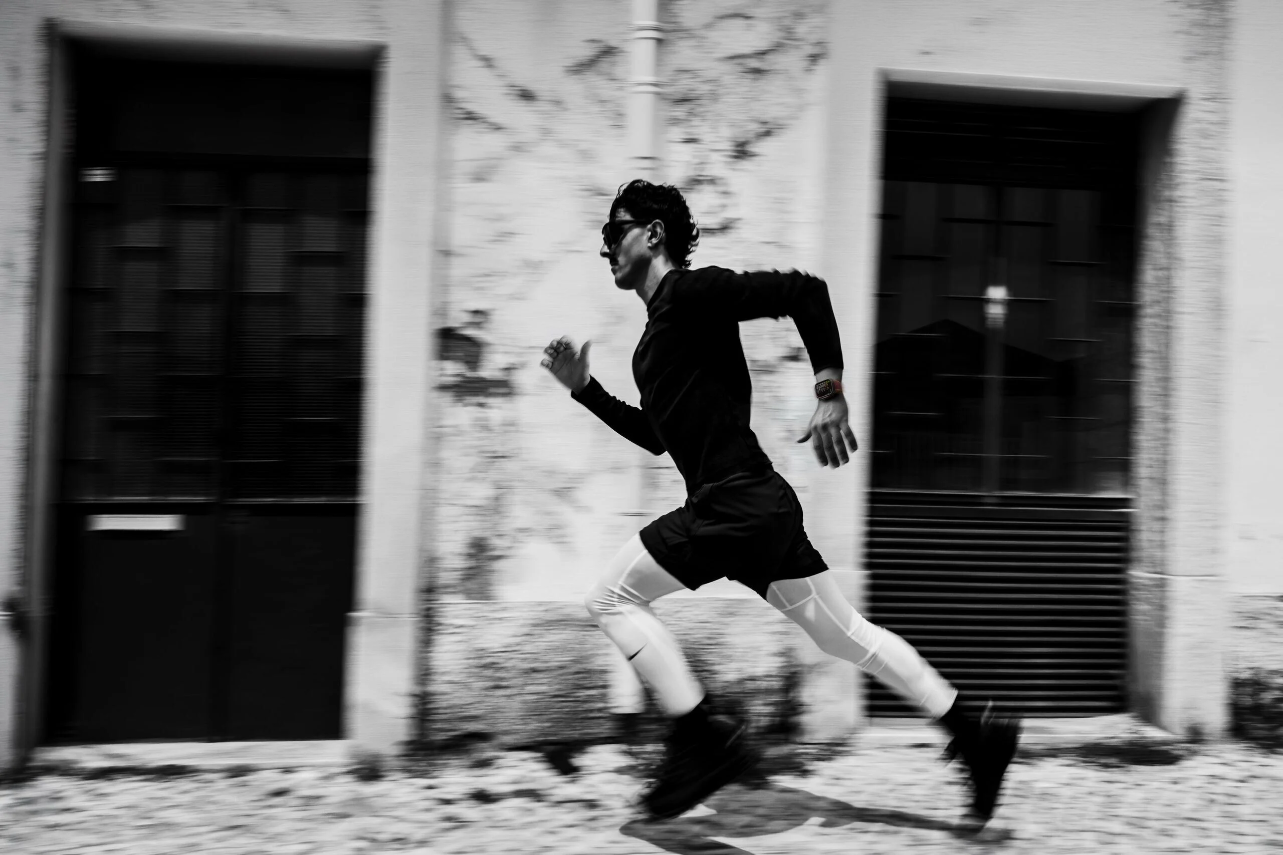 Apple Watch Ultra 4 : La Révolution de la Santé et de l’Endurance au Poignet 4 Apple Watch Ultra 4 lifestyle 01 260909 scaled